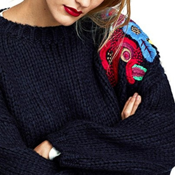 NWT Zara Size M Floral Embroidered Sweater - Picture 4 of 5